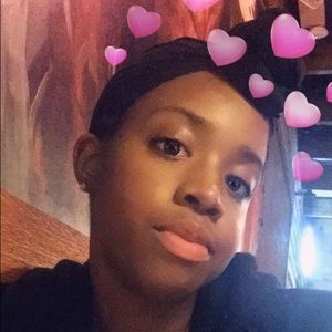 Meet your Posher, Brenna